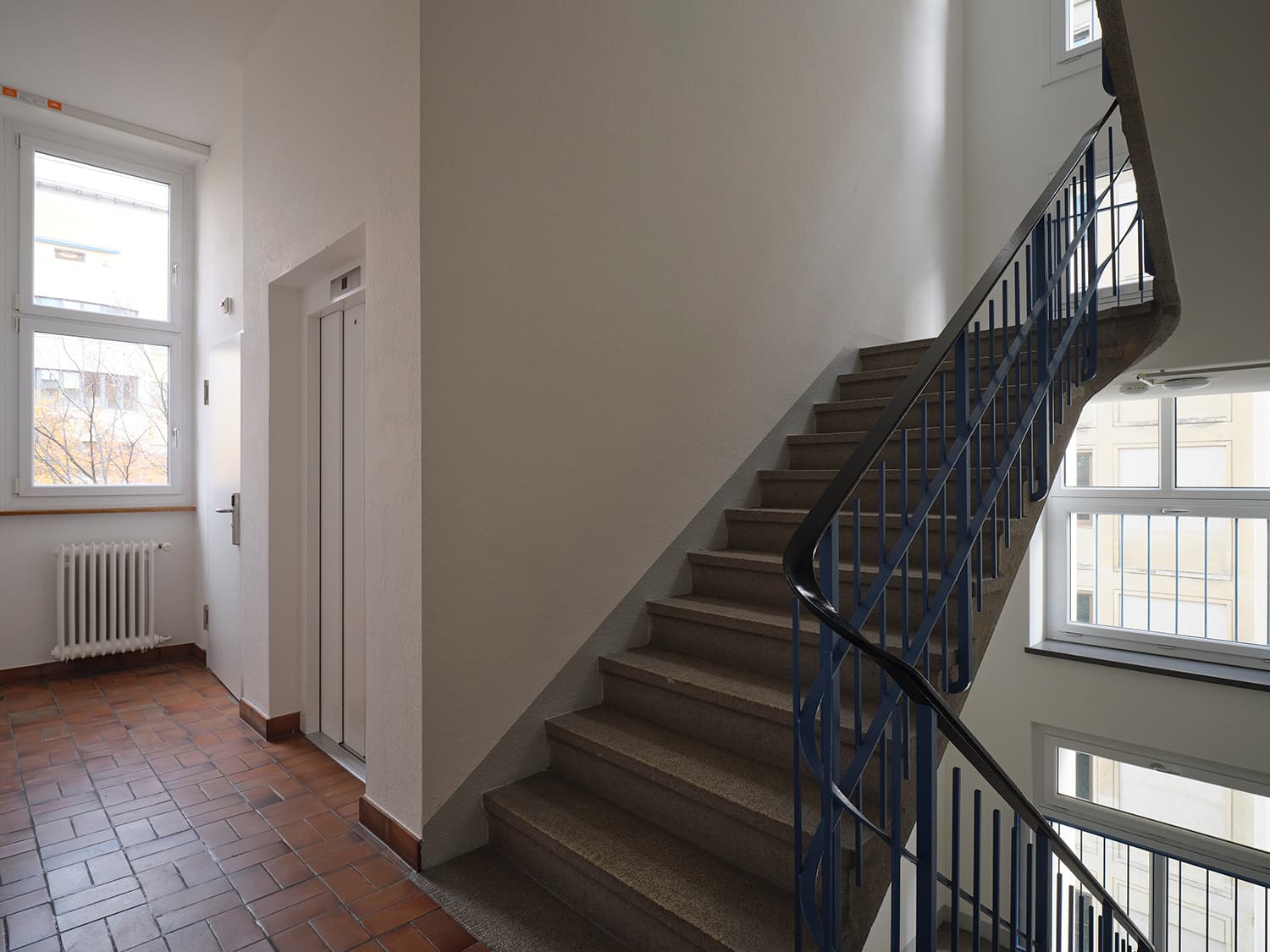 Treppenhaus im Gebäude WKL-121 im Neuen Klybeck in Basel