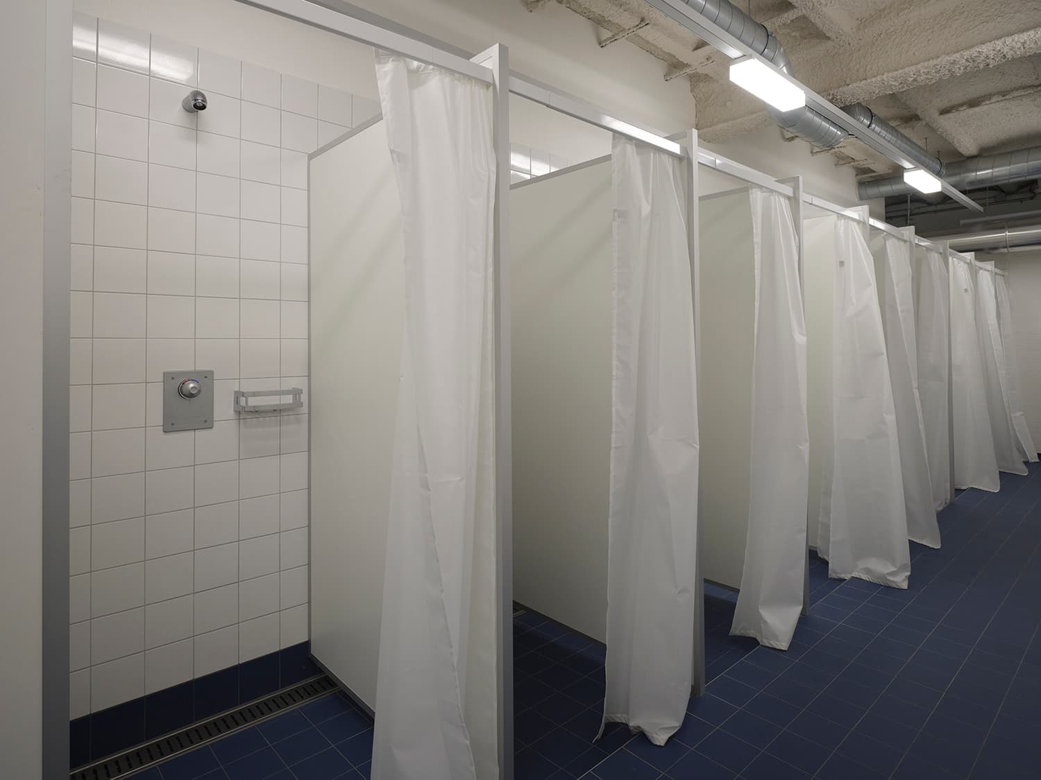 Duschen im Gebäude WKL-121 im Neuen Klybeck in Basel